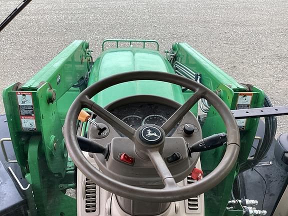 Image of John Deere 7530 Premium equipment image 3