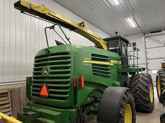 Image of John Deere 7550 equipment image 1