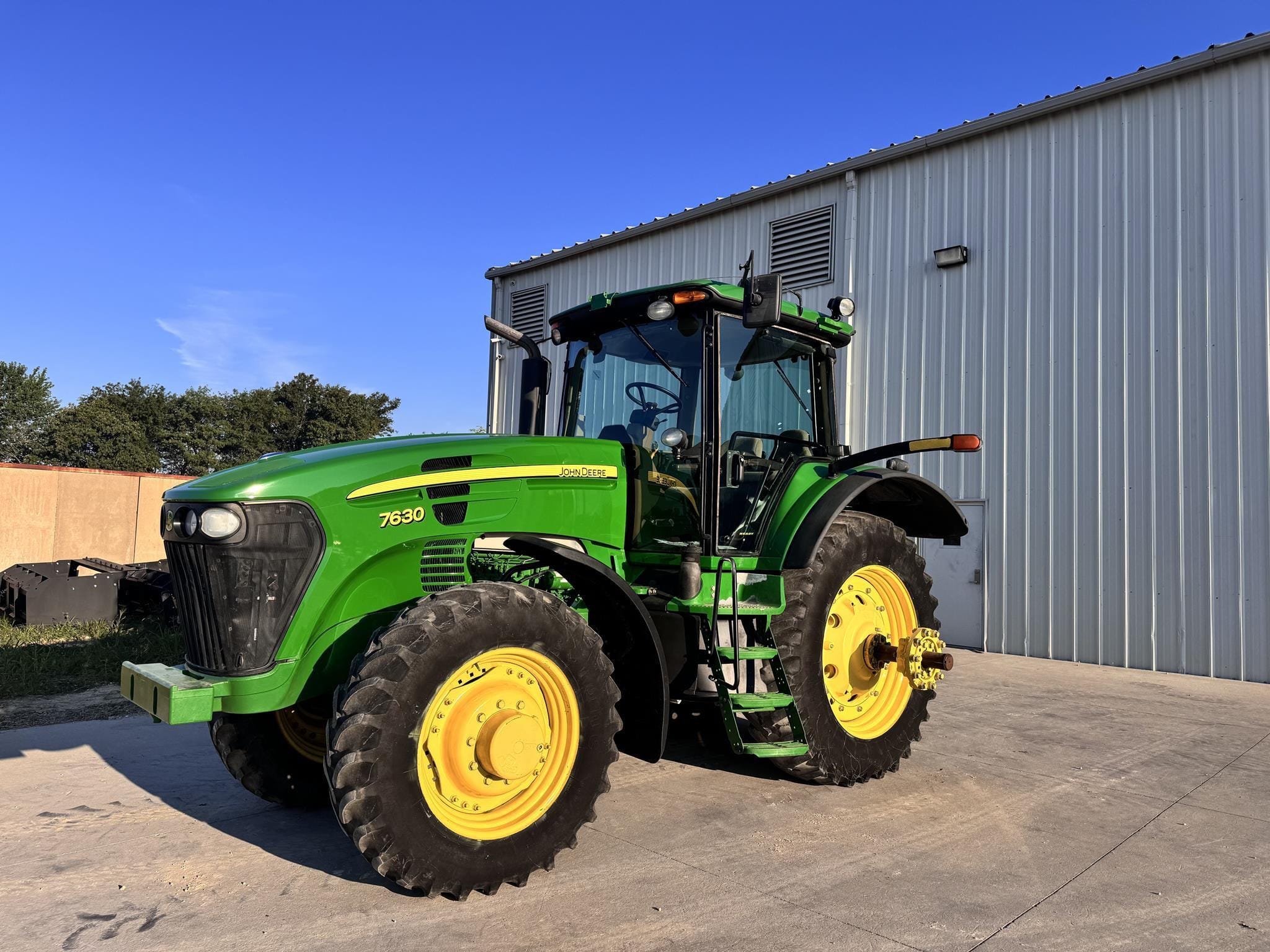 2009 John Deere 7630 Equipment Image0