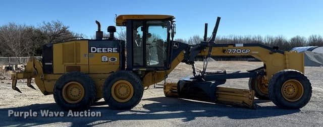 Image of John Deere 770GP equipment image 3