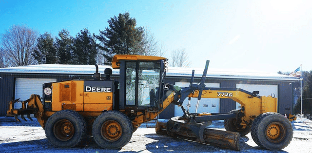 Image of John Deere 772D equipment image 4