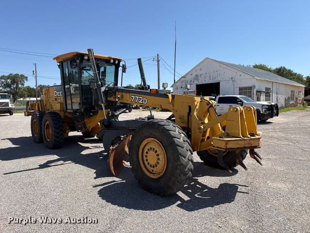 Image of John Deere 772D equipment image 2