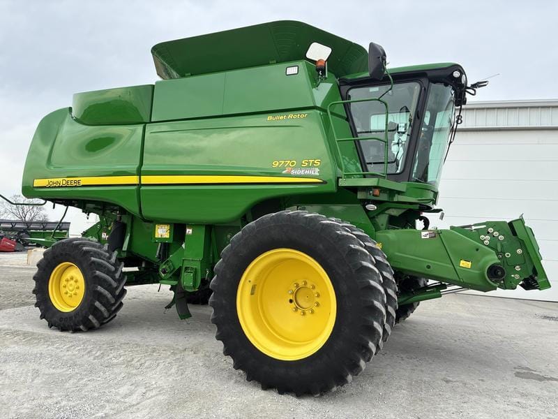 2009 John Deere 9770 STS Equipment Image0