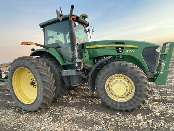 Image of John Deere 7830 equipment image 1