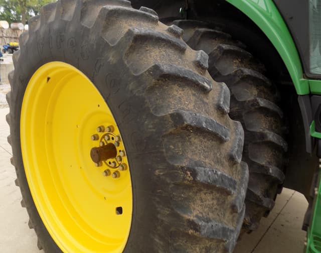 Image of John Deere 7930 equipment image 2