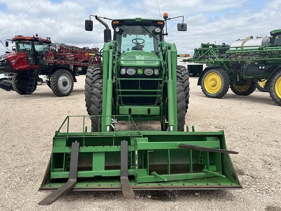Image of John Deere 7930 equipment image 1