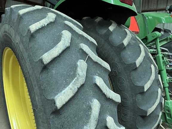 Image of John Deere 8130 equipment image 2