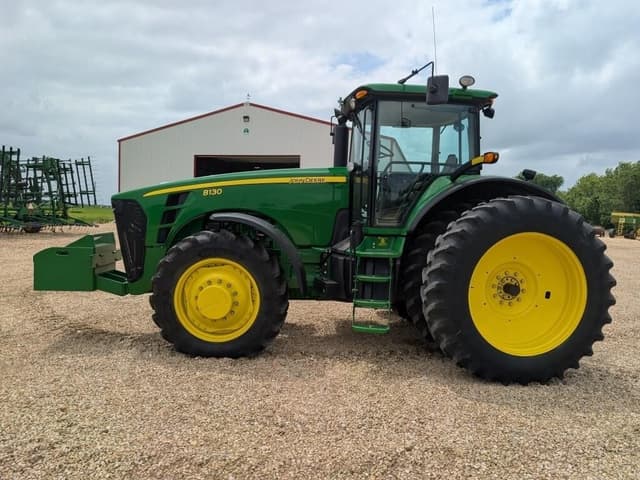 Image of John Deere 8130 equipment image 1
