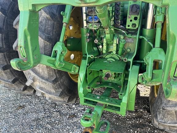 Image of John Deere 8225R equipment image 4