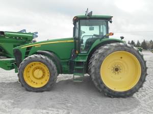 2009 John Deere 8230 Image