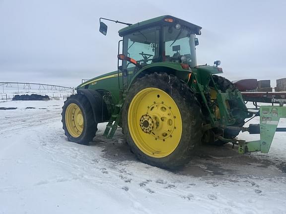 Image of John Deere 8230 equipment image 1