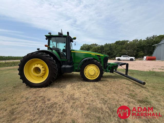 Image of John Deere 8230 equipment image 2