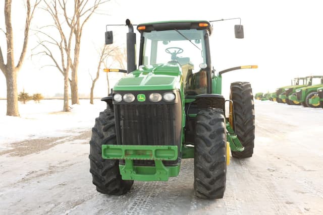 Image of John Deere 8330 equipment image 3