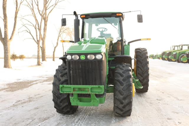Image of John Deere 8330 equipment image 2