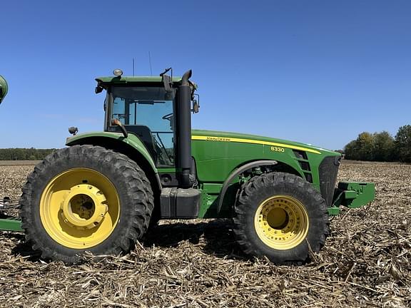 Image of John Deere 8330 equipment image 4