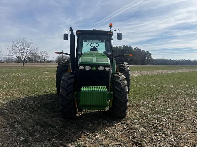 Image of John Deere 8330 equipment image 1