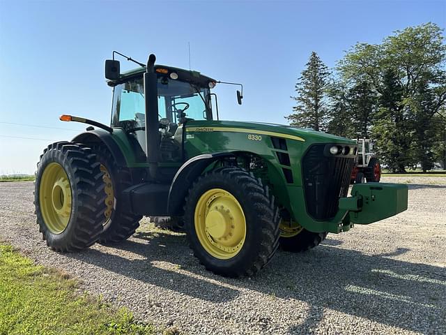 Image of John Deere 8330 equipment image 3