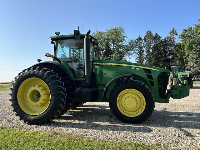 Image of John Deere 8330 equipment image 4