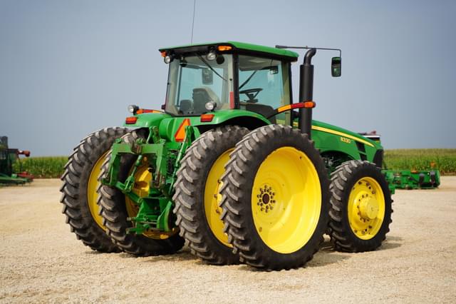 Image of John Deere 8330 equipment image 4