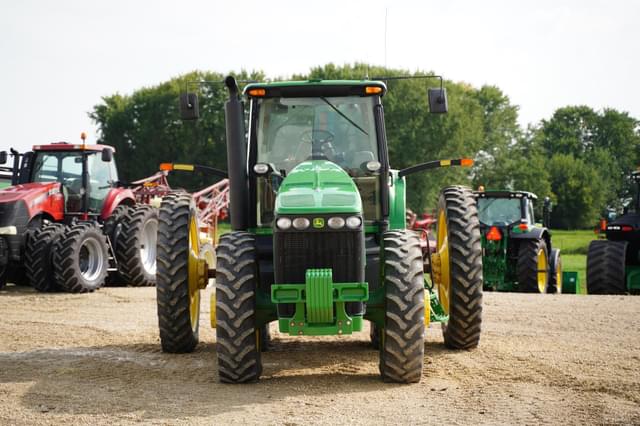 Image of John Deere 8330 equipment image 1