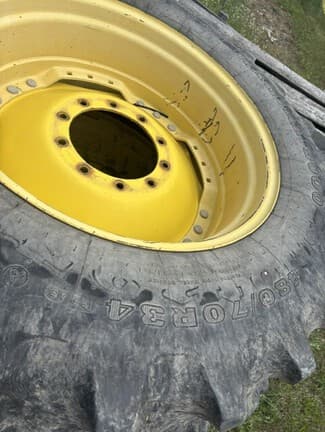 Image of John Deere 8330 equipment image 4