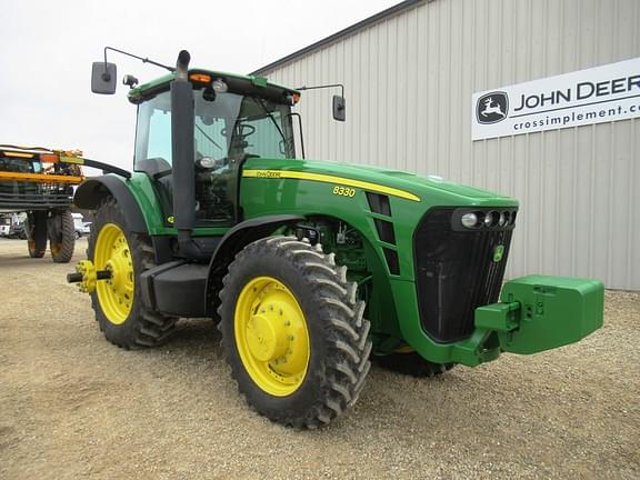 Image of John Deere 8330 equipment image 4