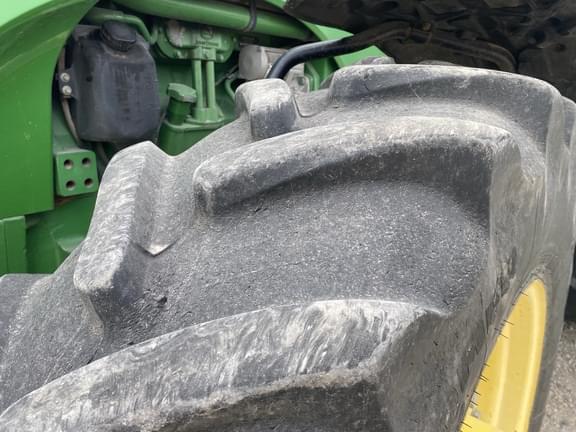 Image of John Deere 8330 equipment image 4