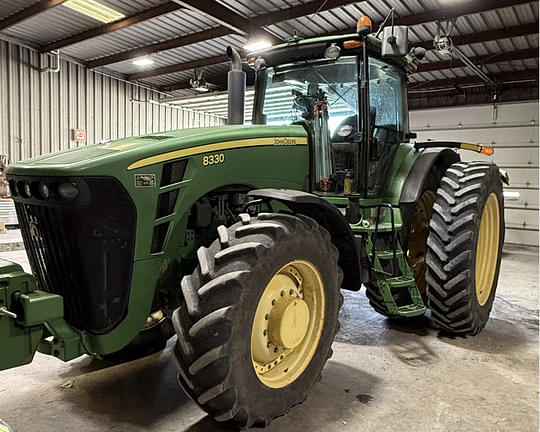 Image of John Deere 8330 equipment image 1