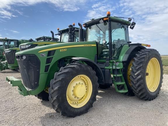 Image of John Deere 8330 equipment image 1