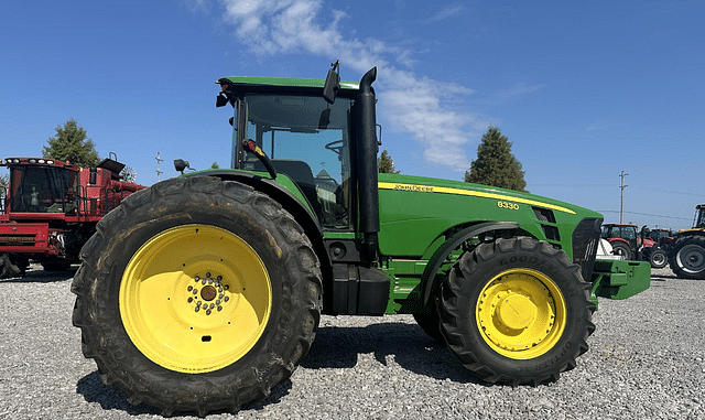 Image of John Deere 8330 equipment image 3