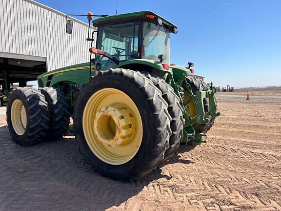 Image of John Deere 8330 equipment image 2