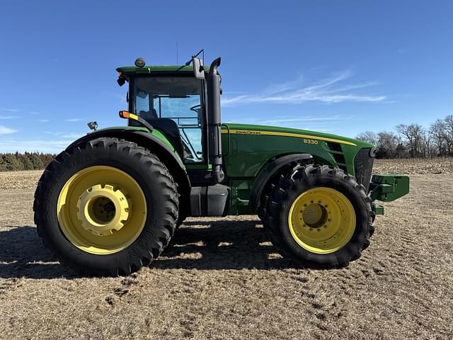 Image of John Deere 8330 equipment image 3