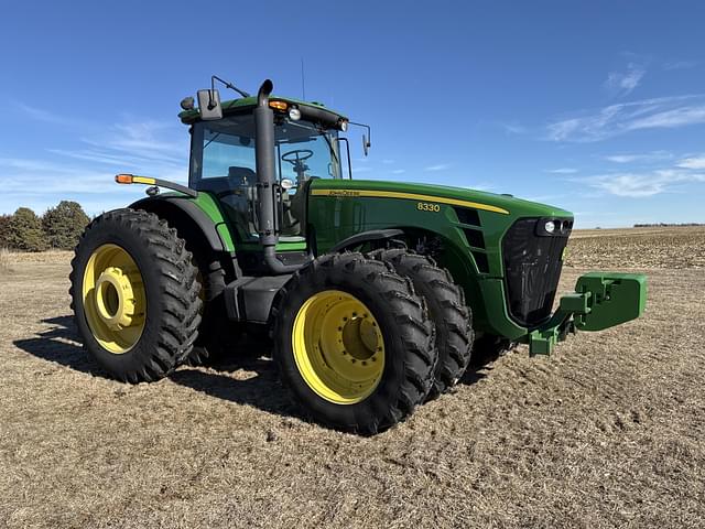 Image of John Deere 8330 equipment image 1