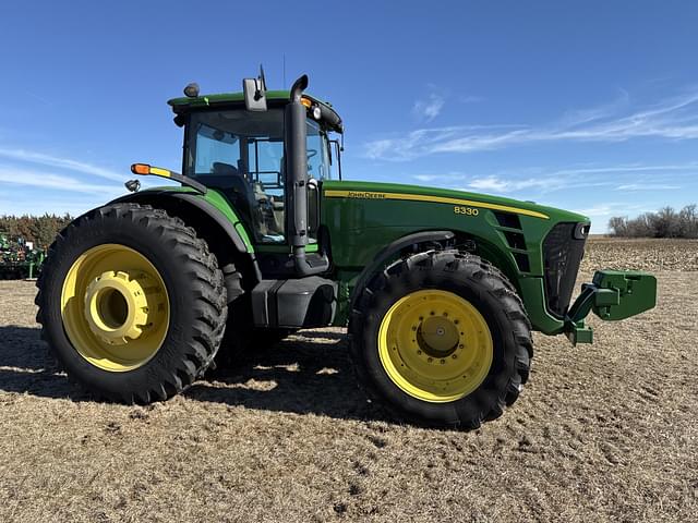 Image of John Deere 8330 equipment image 2