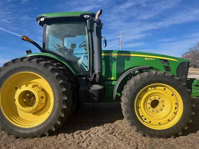 Image of John Deere 8345R equipment image 3