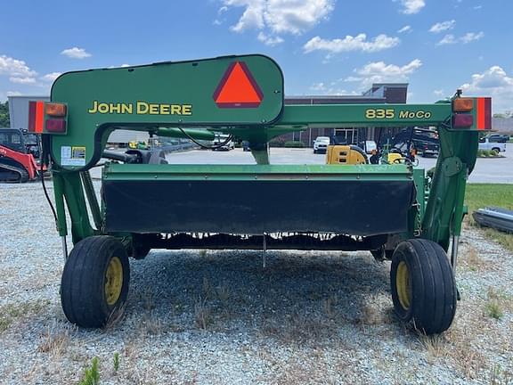 Image of John Deere 835 equipment image 3