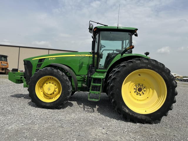 Image of John Deere 8430 equipment image 2