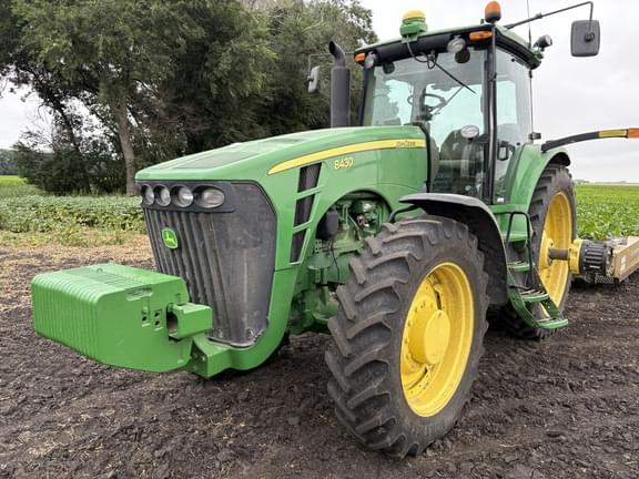 Image of John Deere 8430 equipment image 2
