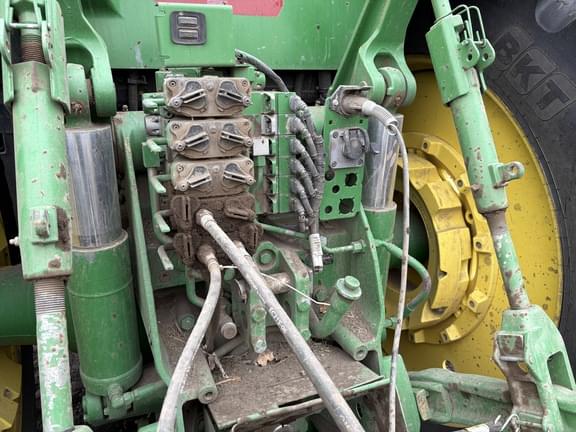 Image of John Deere 8430 equipment image 4