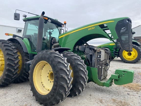 Image of John Deere 8530 equipment image 1