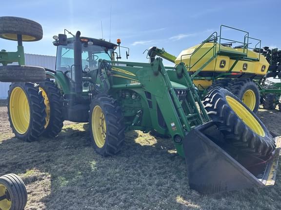 Image of John Deere 8530 equipment image 1