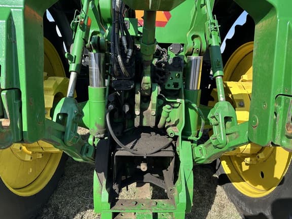 Image of John Deere 8530 equipment image 4