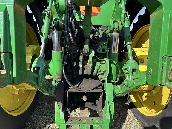 Image of John Deere 8530 equipment image 4