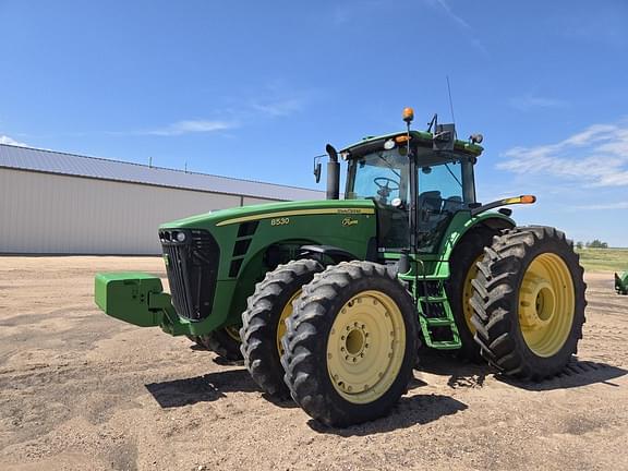 Image of John Deere 8530 equipment image 1