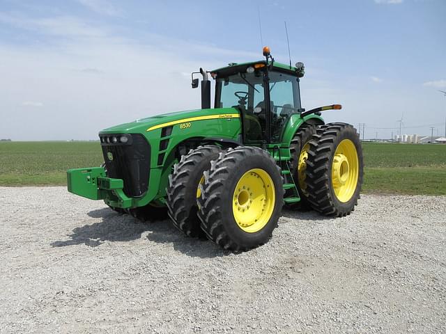 Image of John Deere 8530 equipment image 2