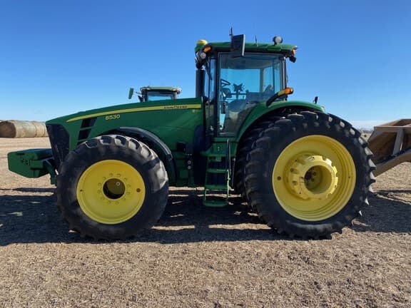 Image of John Deere 8530 equipment image 1