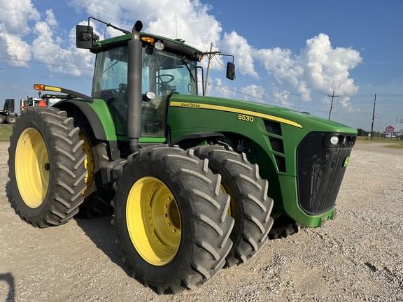 Image of John Deere 8530 equipment image 1