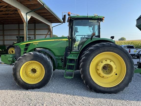 Image of John Deere 8530 equipment image 2