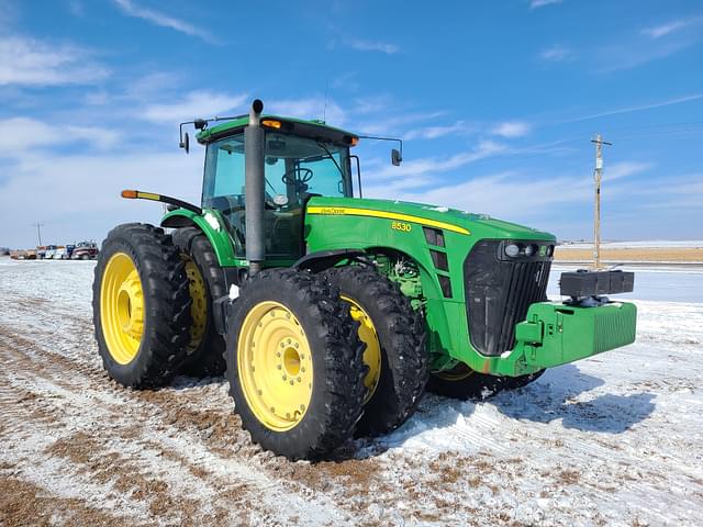 Image of John Deere 8530 equipment image 1