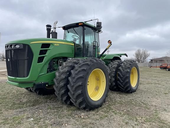 Image of John Deere 9230 equipment image 1